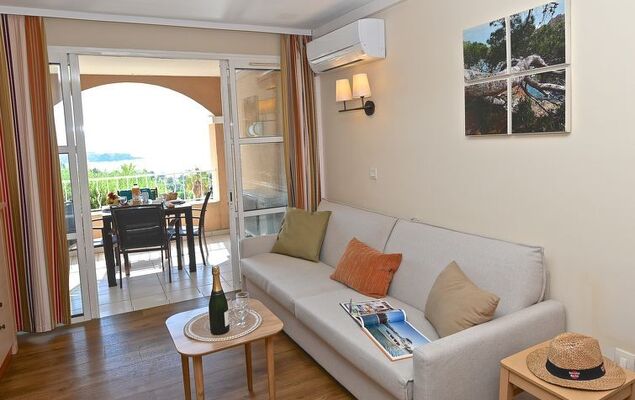 Le Village (E1 208) - Photo 2